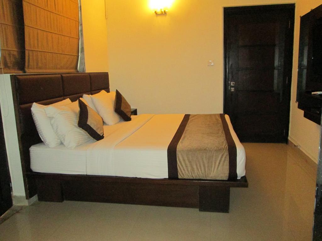 The Golden Suites & Spa Calangute Exterior photo