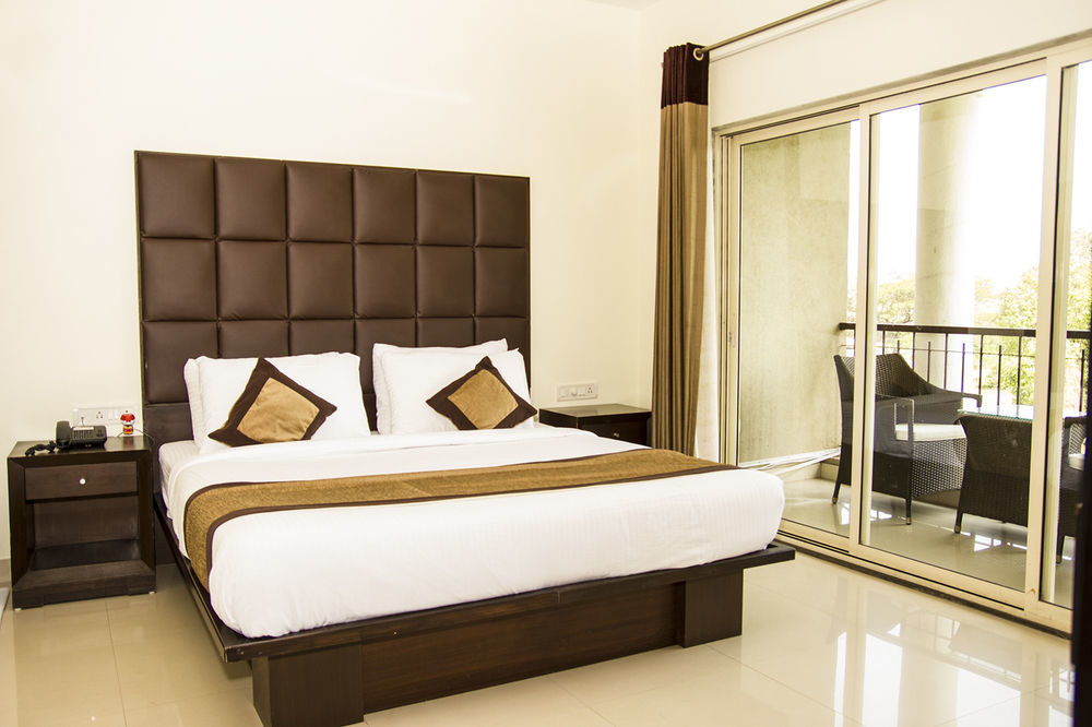 The Golden Suites & Spa Calangute Exterior photo