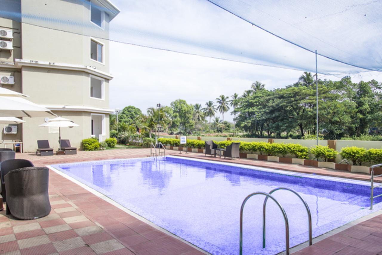 The Golden Suites & Spa Calangute Exterior photo