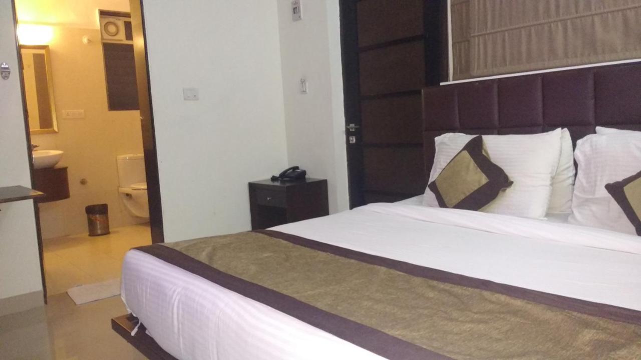 The Golden Suites & Spa Calangute Exterior photo